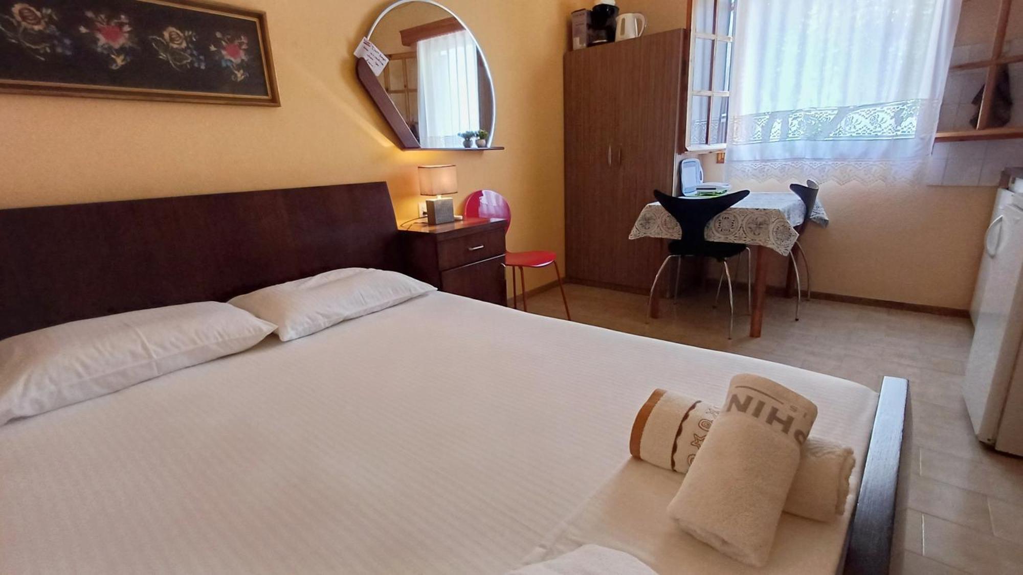 Studios And Apartments Meri Neo Klima Zewnętrze zdjęcie